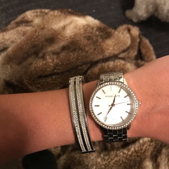 Michael Kors Silver Watch - Picture 2 of 8
